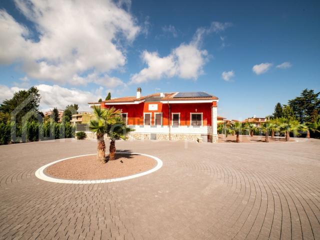 Case e ville in vendita di 260 m² in Via Nazario Sauro, 76