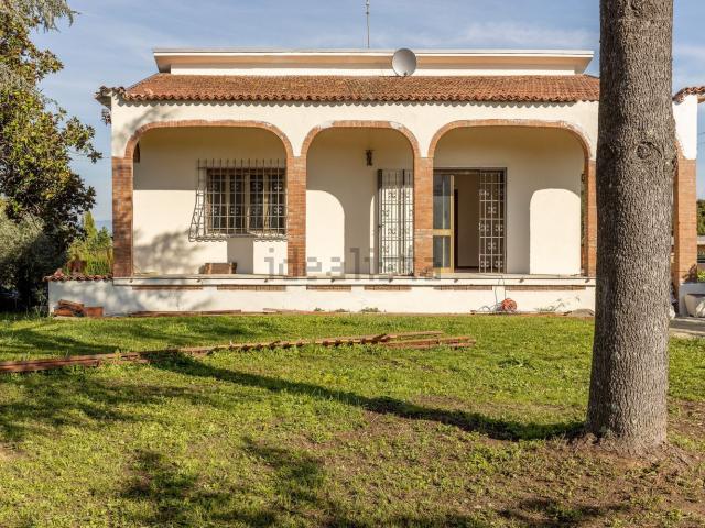 Case e ville in vendita di 260 m² in Via Sottomonte, 402
