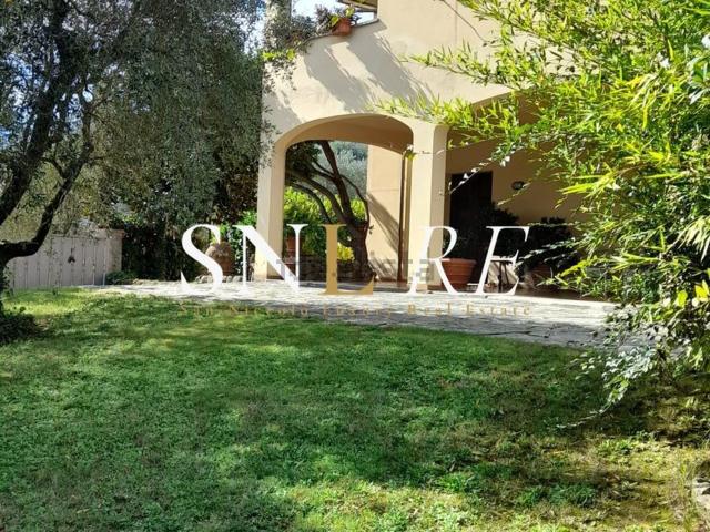 Case e ville in vendita di 260 m² in Via San Martino Altoreggi