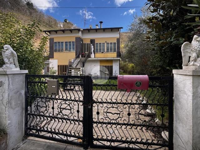 Case e ville in vendita di 260 m² in Via Sant&apos Antonio, 5