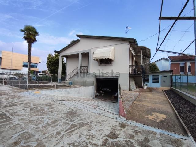 Case e ville in vendita di 260 m² in Via Scalina