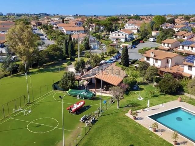 Case e ville in vendita di 260 m² in Via Poggio del Candeliere