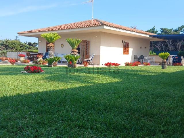Case e ville in vendita di 260 m² in Via Portovenere