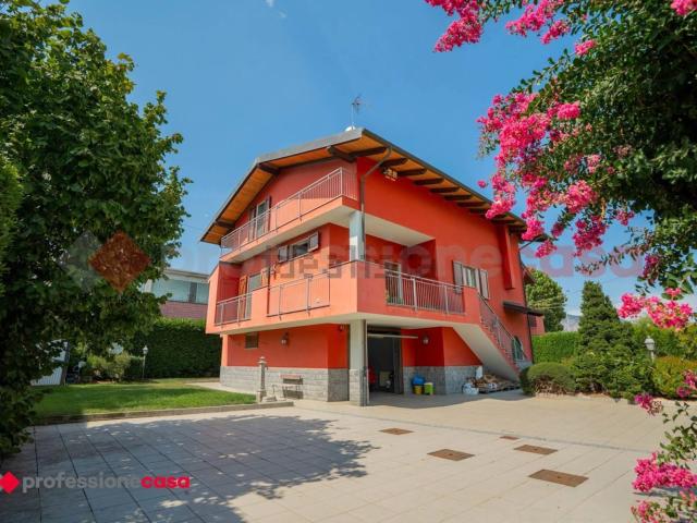 Case e ville in vendita di 260 m² in Via Provinciale