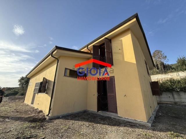 Case e ville in vendita di 260 m² in Via Vagnoli, 78