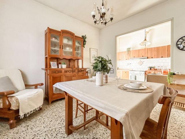 Case e ville in vendita di 260 m² in Via Valpolicella