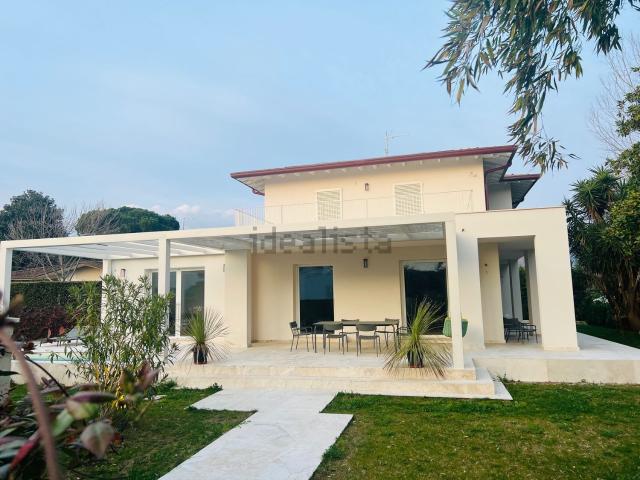 Case e ville in vendita di 260 m² in Via XX Settembre