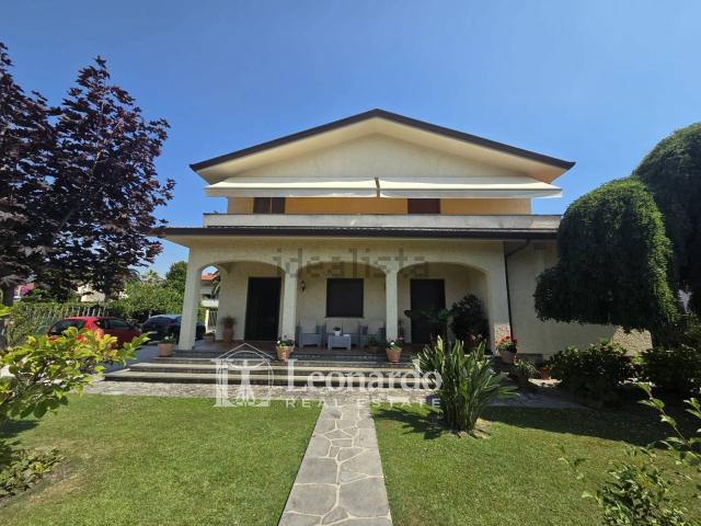 Case e ville in vendita di 260 m² in Via XX Settembre