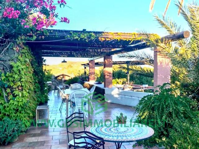 Case e ville in vendita di 260 m² in Contrada Ziton