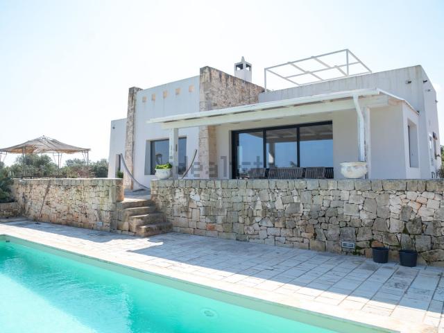 Case e ville in vendita di 260 m² in Contrada Grotta Giuliano