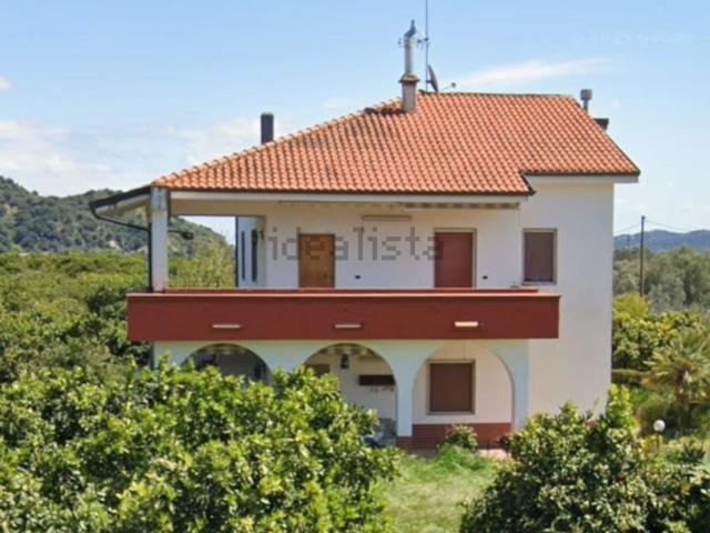 Case e ville in vendita di 260 m² in Località Baronessa, 1
