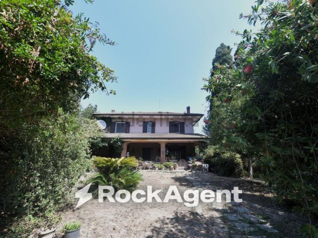Case e ville in vendita di 260 m² in Strada del Pantanello, 644