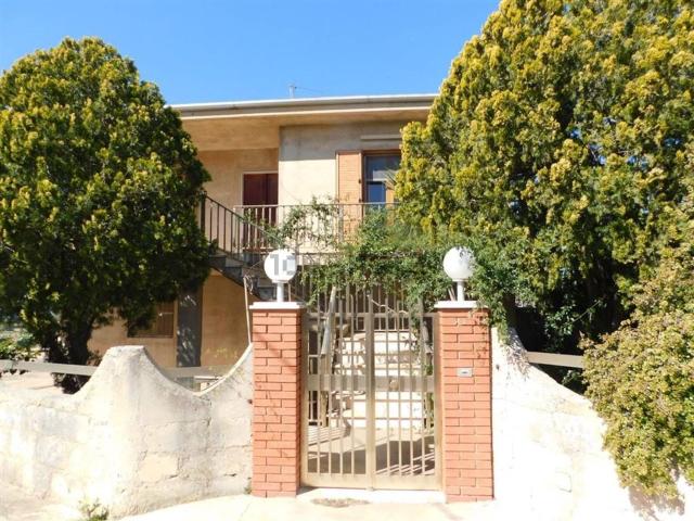 Case e ville in vendita di 130 m² in Contrada Pellegrino