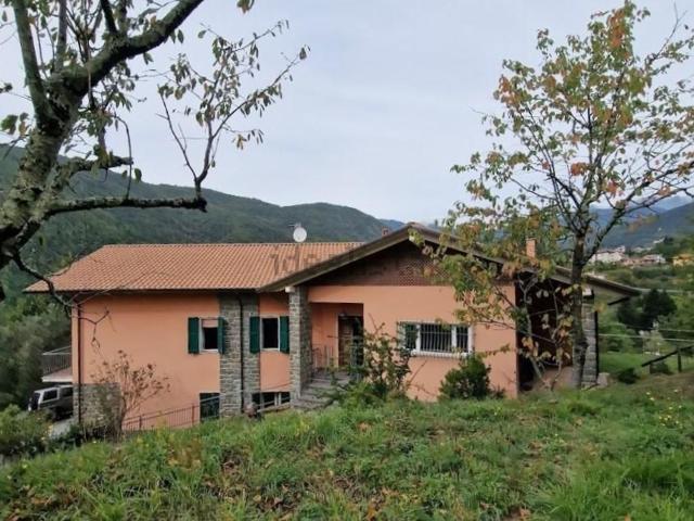 Case e ville in vendita di 260 m² in Strada SS63
