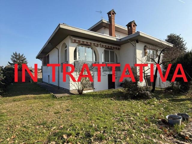 Case e ville in vendita di 261 m² in Via Giuseppe Pelizza da Volpedo