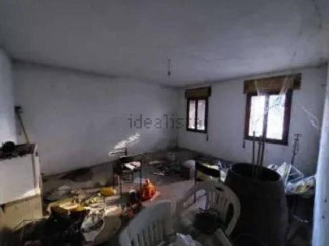 Case e ville in vendita di 261 m² in Via D. Alighieri, 86