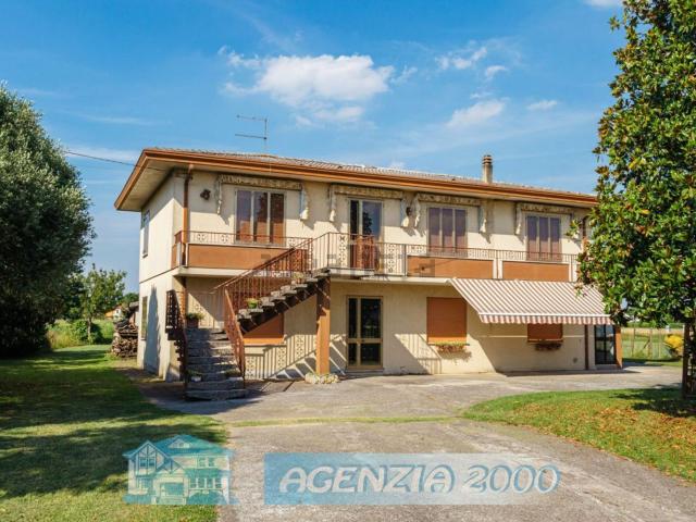 Case e ville in vendita di 261 m² in Via Mare, 1