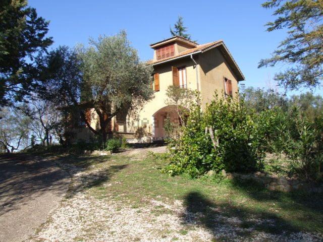 Case e ville in vendita di 261 m² in Strada di Lugnano