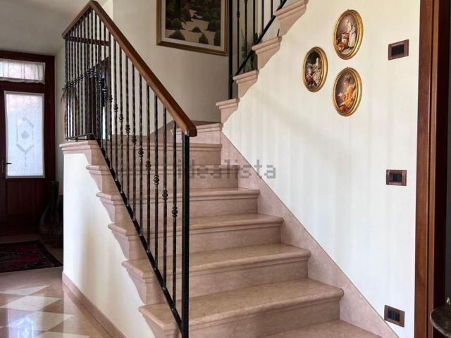 Case e ville in vendita di 263 m²