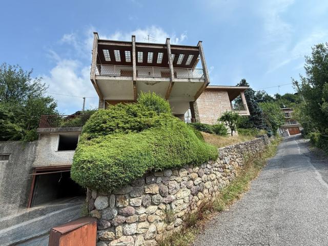 Case e ville in vendita di 263 m² in Via Campelme, 50