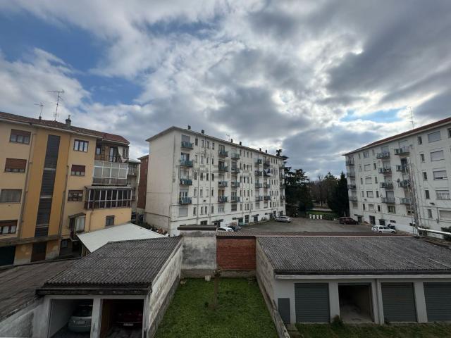 Case e ville in vendita di 263 m² in Via Gran Paradiso, 21