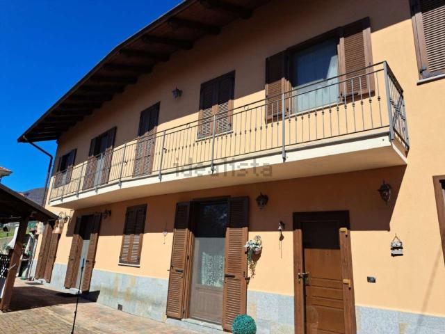 Case e ville in vendita di 263 m² in Via Trieste