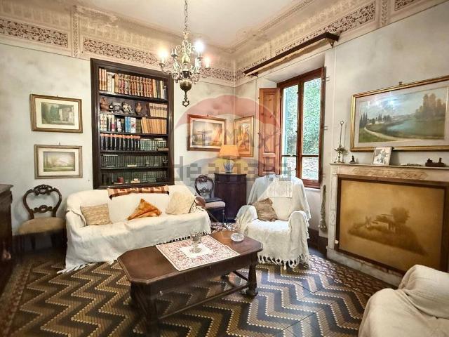 Case e ville in vendita di 263 m² in Strada Comunale di Valdottavo, 65