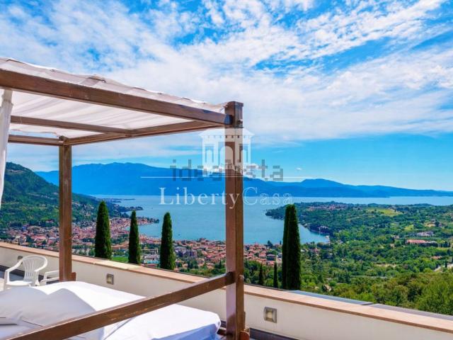 Case e ville in vendita di 264 m² in Via Bocca di Croce