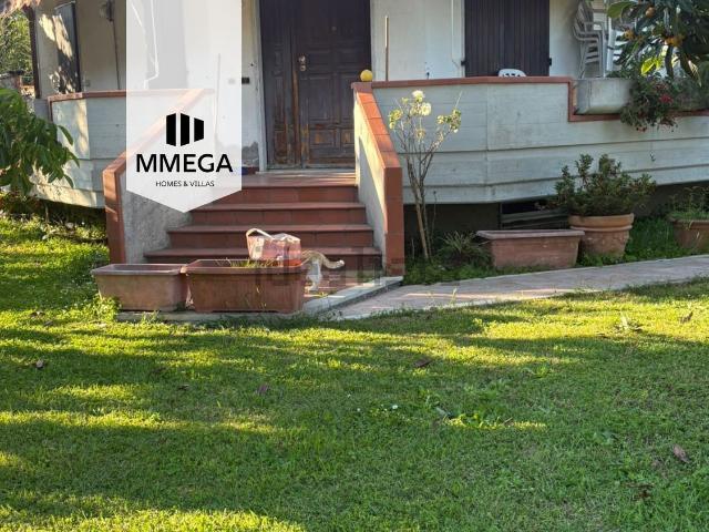Case e ville in vendita di 264 m² in Via delle Gorine