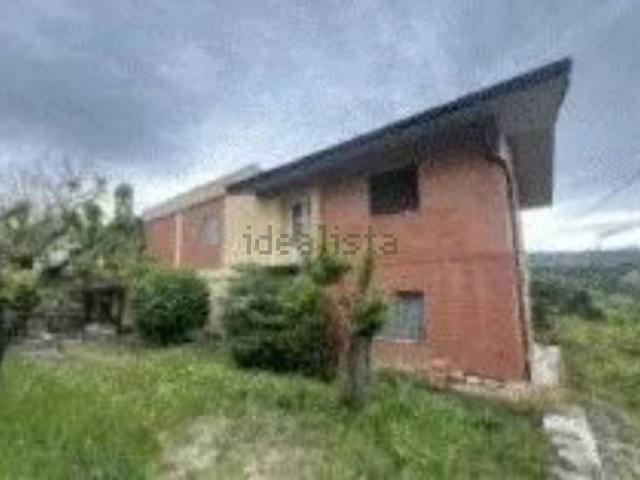Case e ville in vendita di 264 m² in Via Progresso