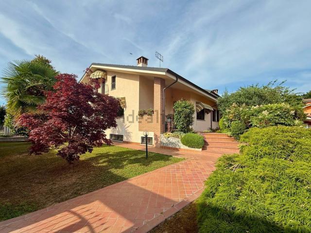 Case e ville in vendita di 264 m² in Strada San Michele