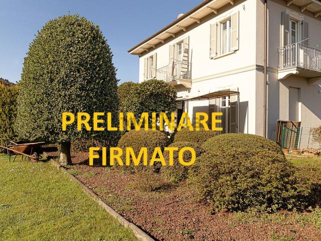 Case e ville in vendita di 265 m² in Via Cuirone, 34