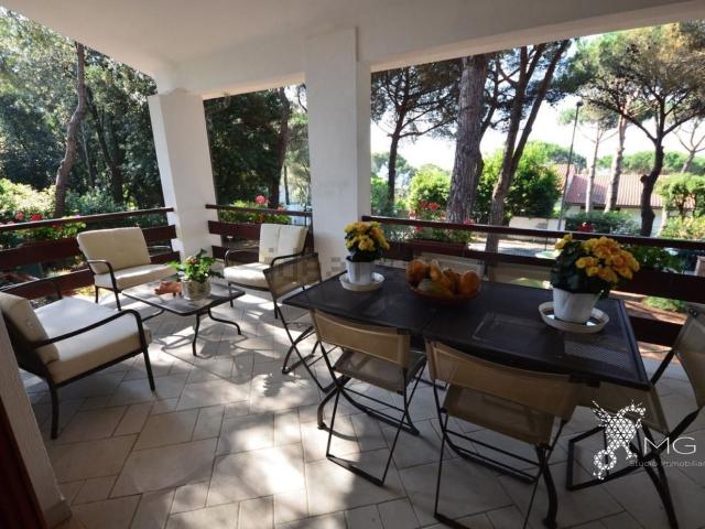 Case e ville in vendita di 265 m² in Via dei ginepri