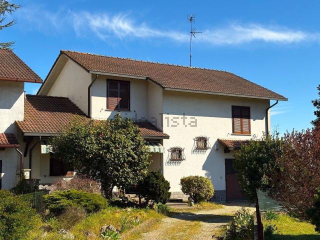 Case e ville in vendita di 265 m² in Via Fausto Coppi, 27