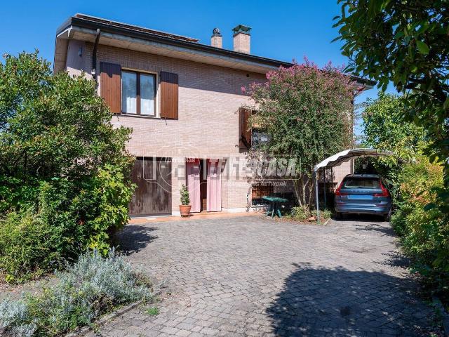 Case e ville in vendita di 265 m² in Via Loris Boni