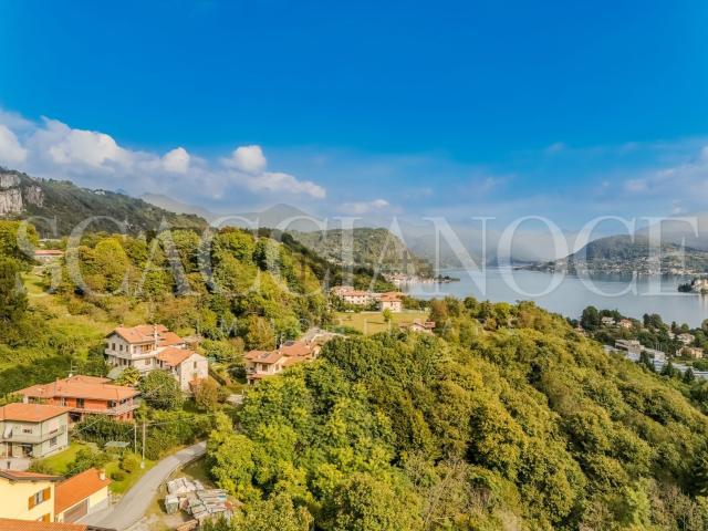 Case e ville in vendita di 265 m² in Via Nobili De Toma, 17