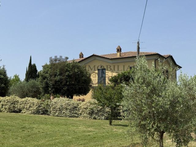 Case e ville in vendita di 265 m² in Via Soccorso