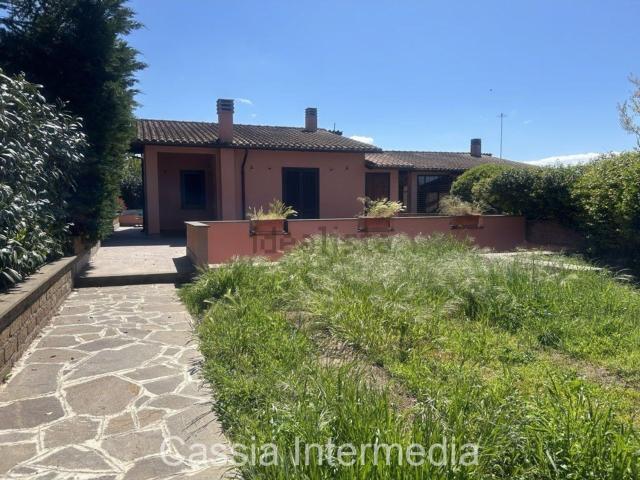 Case e ville in vendita di 265 m² in Via Salamonio, 14