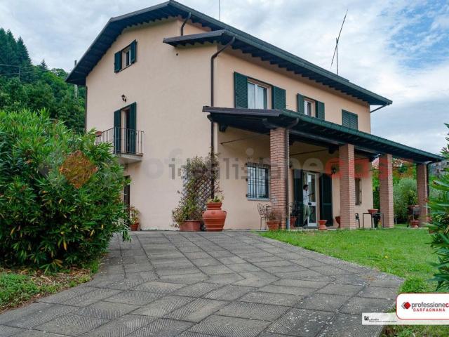 Case e ville in vendita di 265 m² in Via Sant&apos Antonio