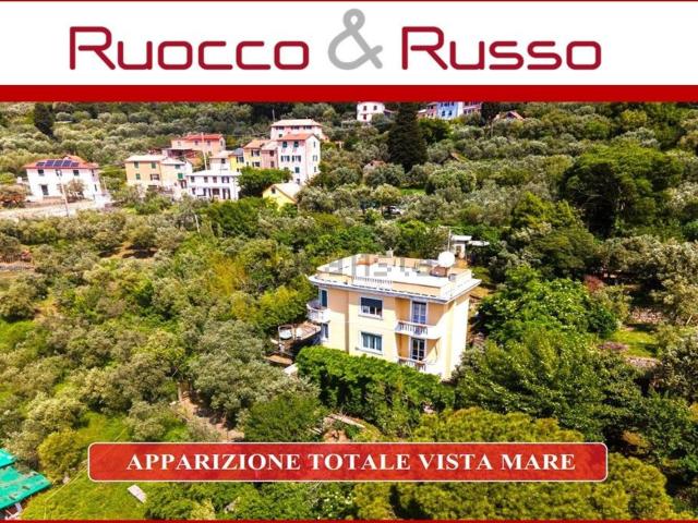 Case e ville in vendita di 265 m² in Via Visconte Maggiolo
