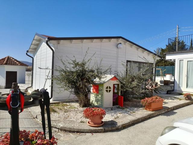 Case e ville in vendita di 265 m² in Contrada Coste di Oratino