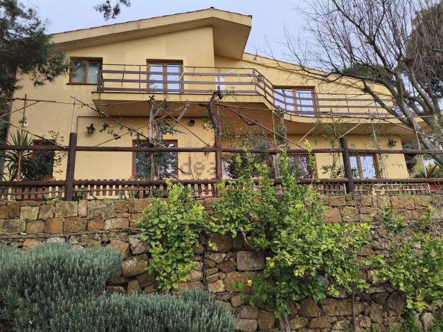 Case e ville in vendita di 265 m² in Contrada indirizzo