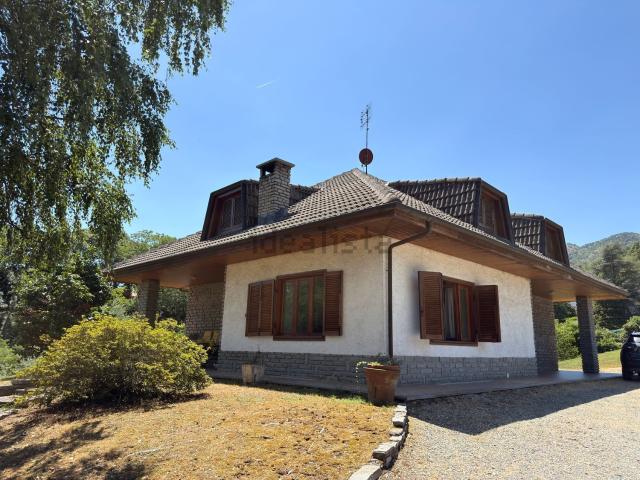 Case e ville in vendita di 265 m² in Strada Ricchiardo, 19