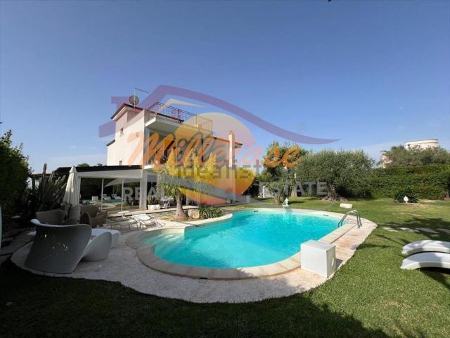 Case e ville in vendita di 265 m² in Strada Tremmilia, 3