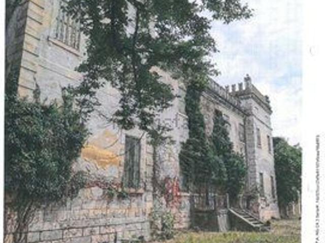 Case e ville in vendita di 2660 m² in Via Sen. G. Cittadella, 18