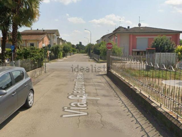 Case e ville in vendita di 266 m² in Via Giacomo Matteotti