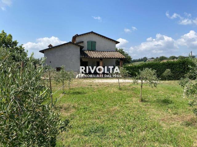 Case e ville in vendita di 266 m² in Via Don Minzoni