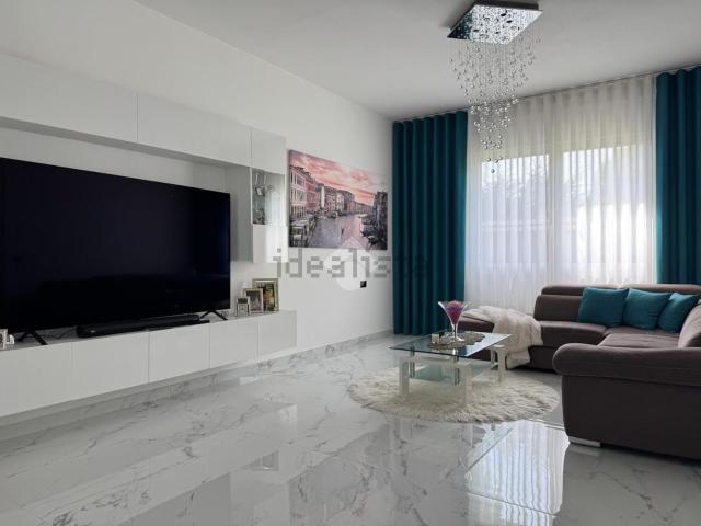Case e ville in vendita di 266 m² in Via Dalmazia, 44