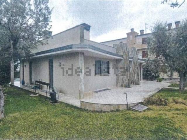Case e ville in vendita di 266 m² in Via Pignotto, 3
