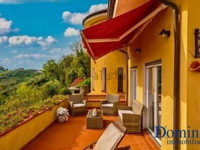 Case e ville in vendita di 267 m² in Via dell&apos Uva
